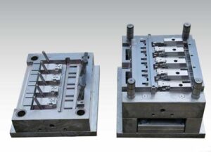 Die casting mold pouring system